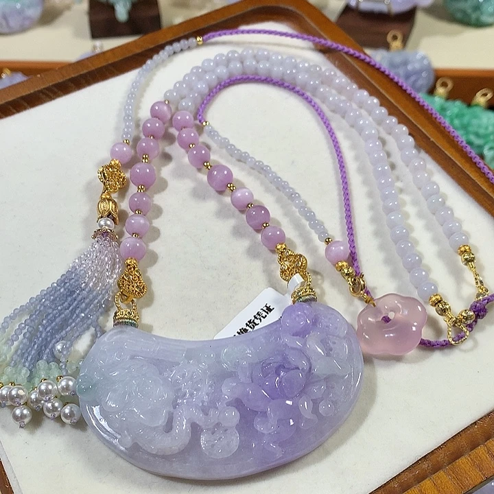 翡翠未镶嵌颈饰翡翠吊坠