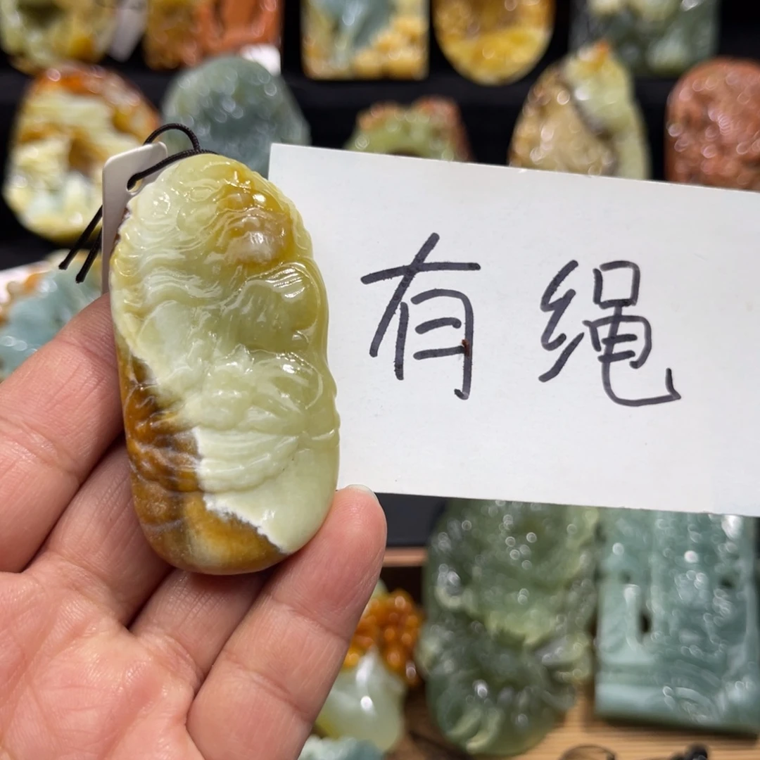 蛇纹石玉未镶嵌颈饰