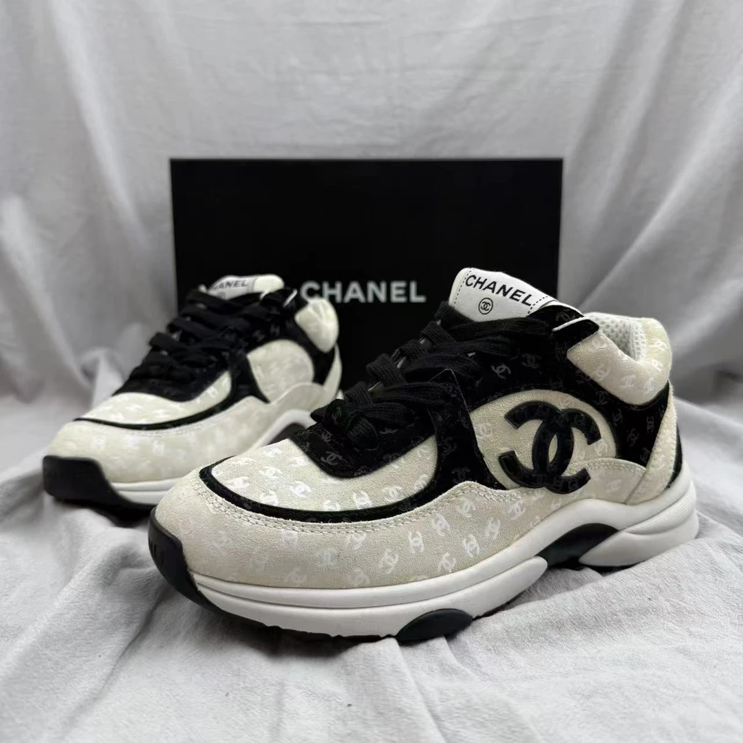 99新 Chanel/香奈儿 36码/黑白浮雕运动鞋xxs889