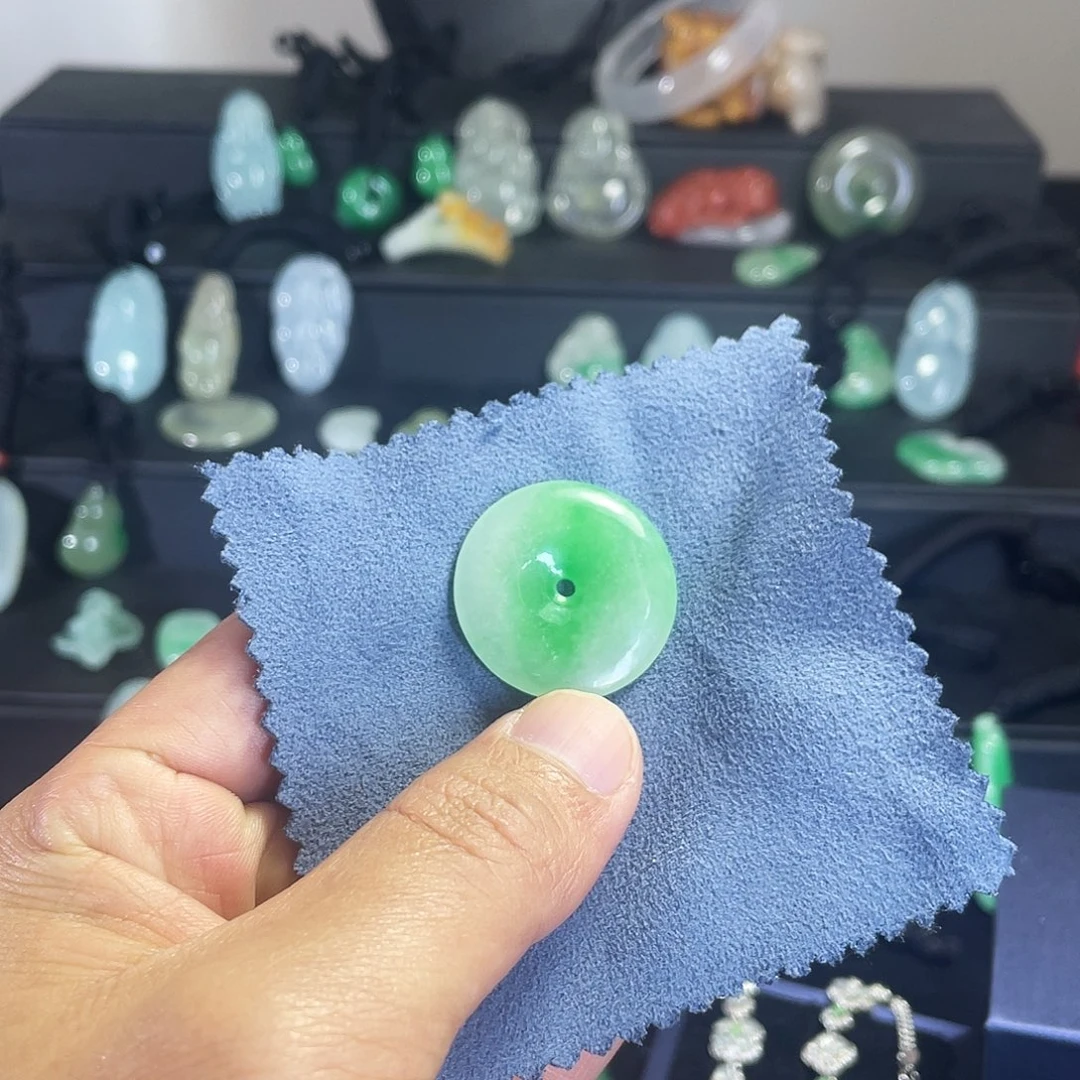 朗***福翡翠未镶嵌颈饰翡翠平安扣