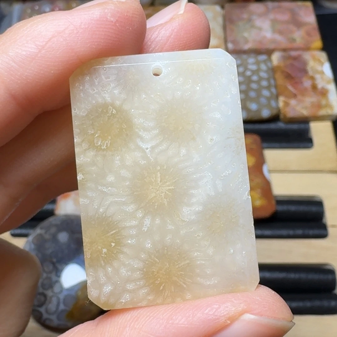 硅化玉爆闪冰糖块未镶嵌