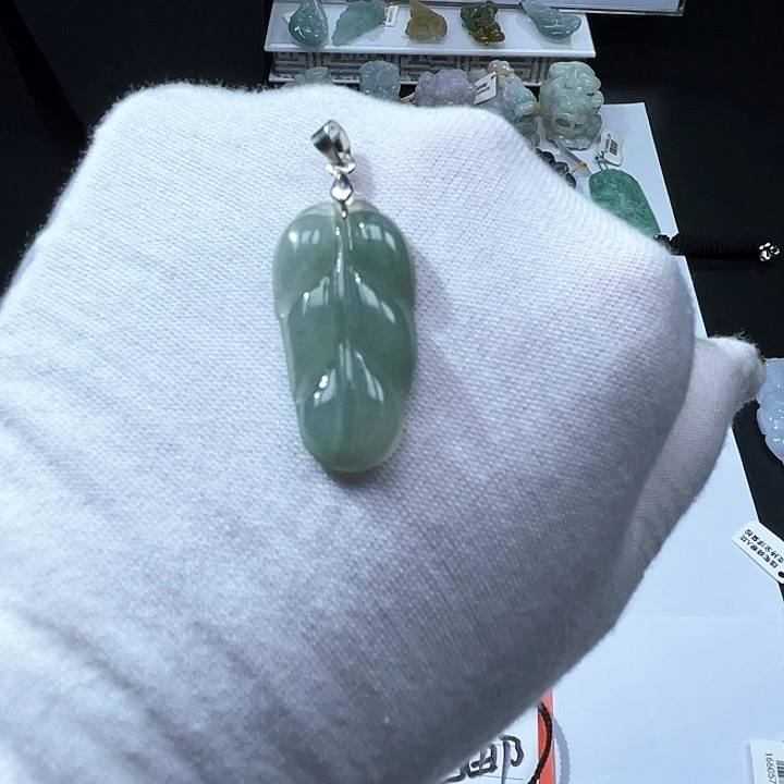 翡翠未镶嵌颈饰翡翠2