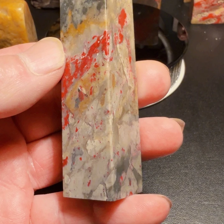 昌化石老****皮昌化鸡血石