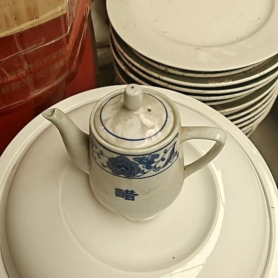 摆件陶瓷盘子碗啥都有