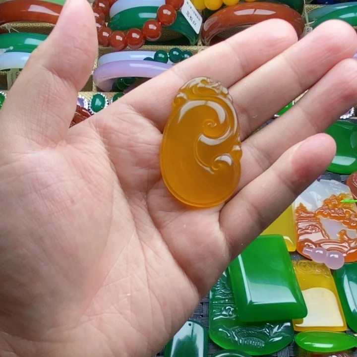 玛瑙/玉髓颈饰未镶嵌玉*潭