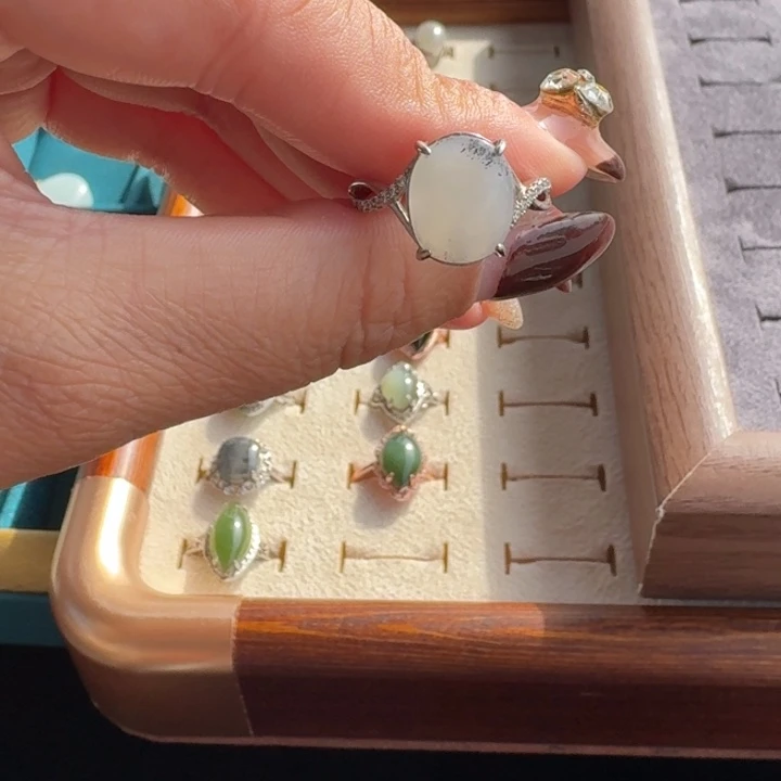 磊****和田玉银S925镶嵌颈饰