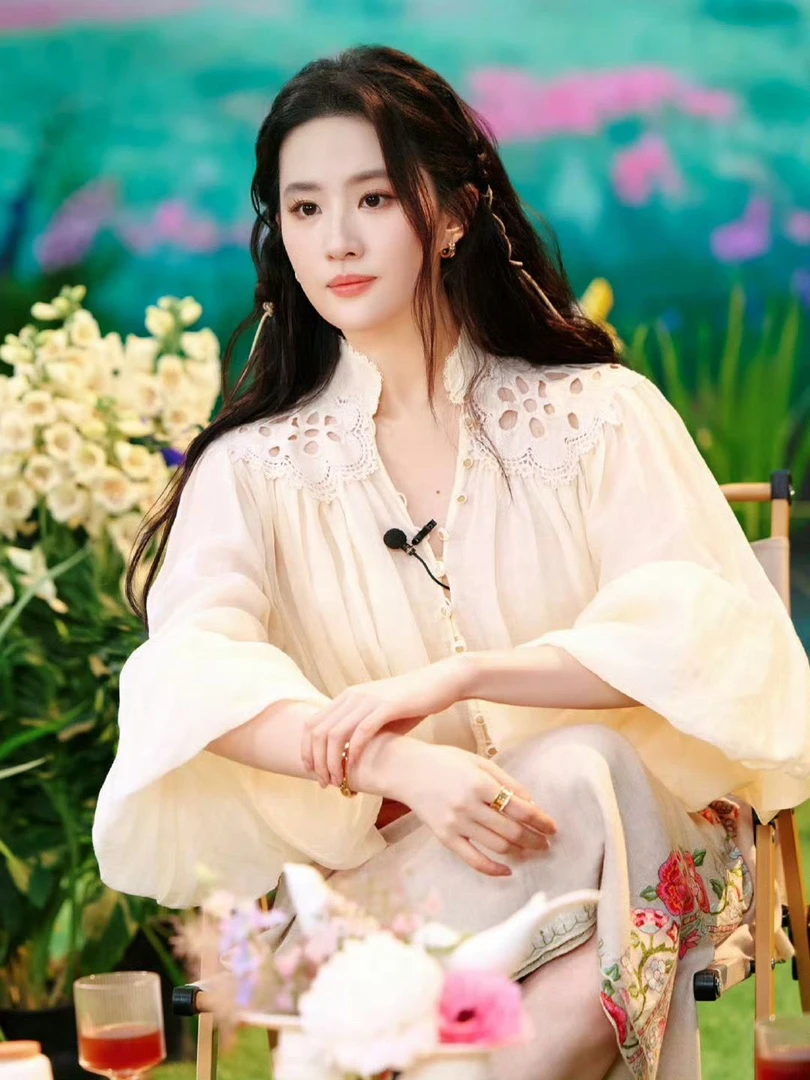 刘亦菲明星同款棉麻宽松镂空刺绣慵懒风开衫灯笼袖衬衫上衣