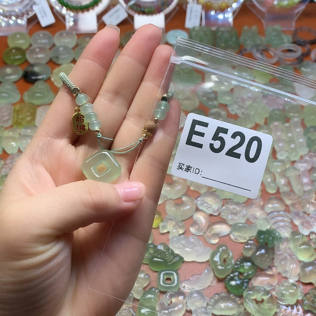 鑫***贝蛇纹石玉未镶嵌颈饰