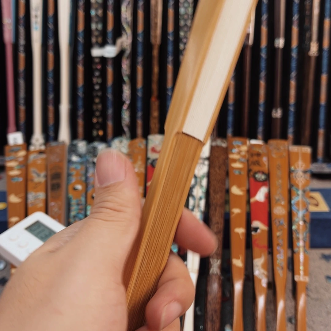 常***二扇子纯手工制作工艺精湛