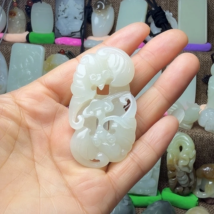 和田玉（糖玉）未镶嵌挂件