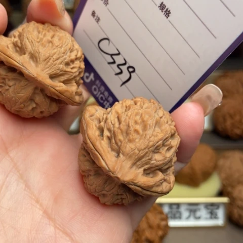 兵***.文玩核桃吊坠宫灯