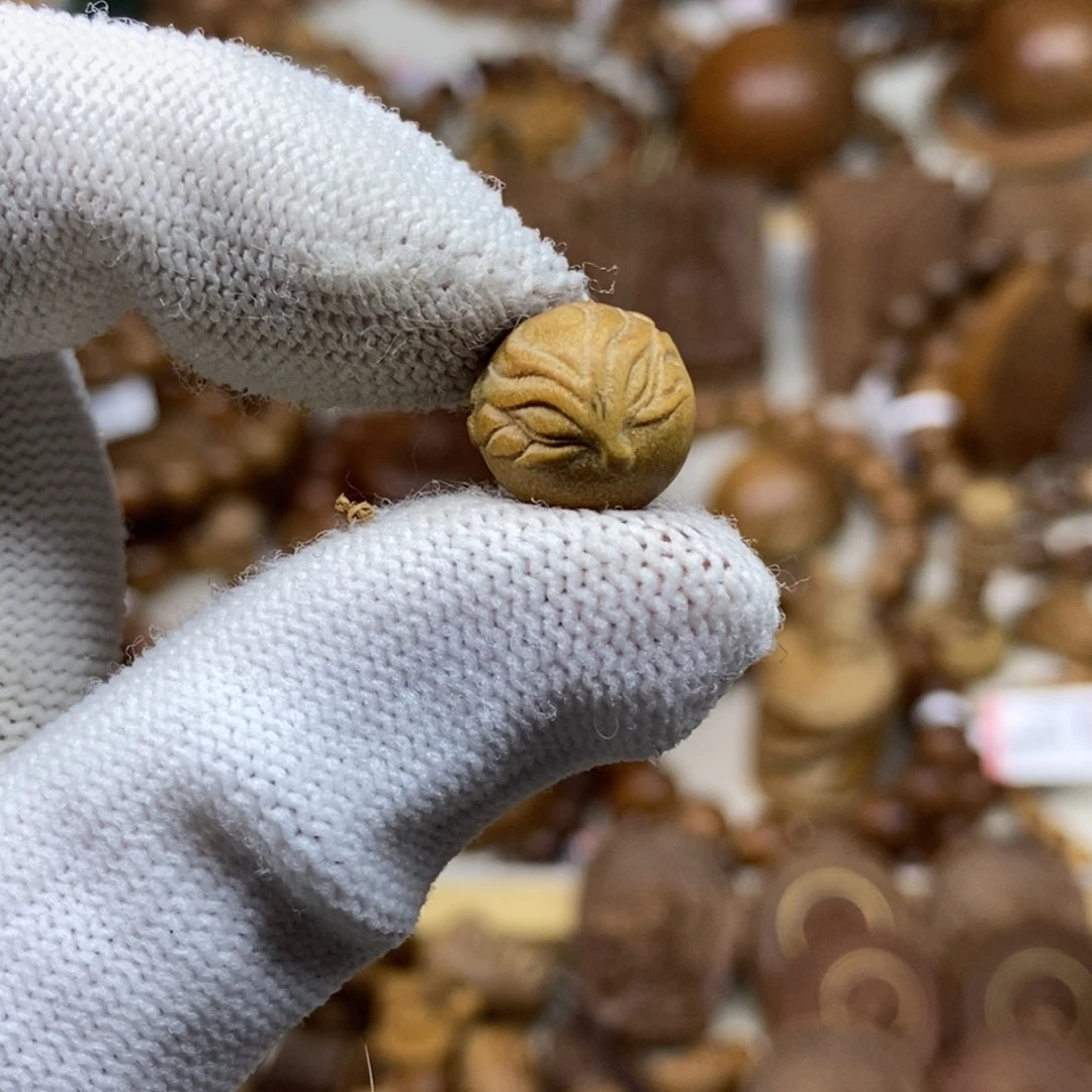 散珠檀香木印度迈索尔老山檀1.1凤九微瑕