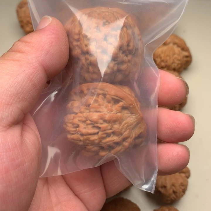 ****子文玩核桃吊坠莲花