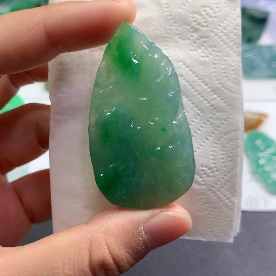 【闪购商品】翡翠吊坠(不含链)足铂镶嵌