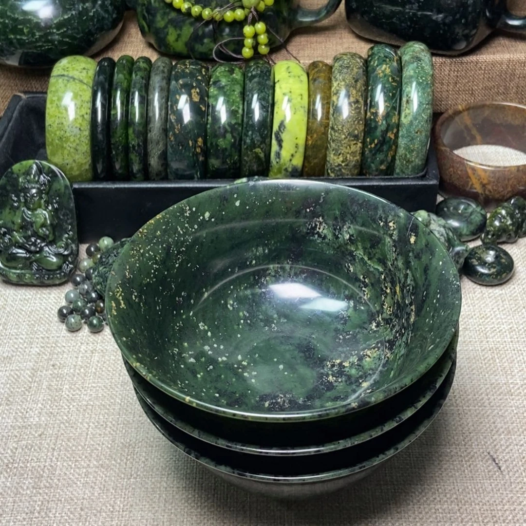 蛇纹石玉颈饰未镶嵌用**辉