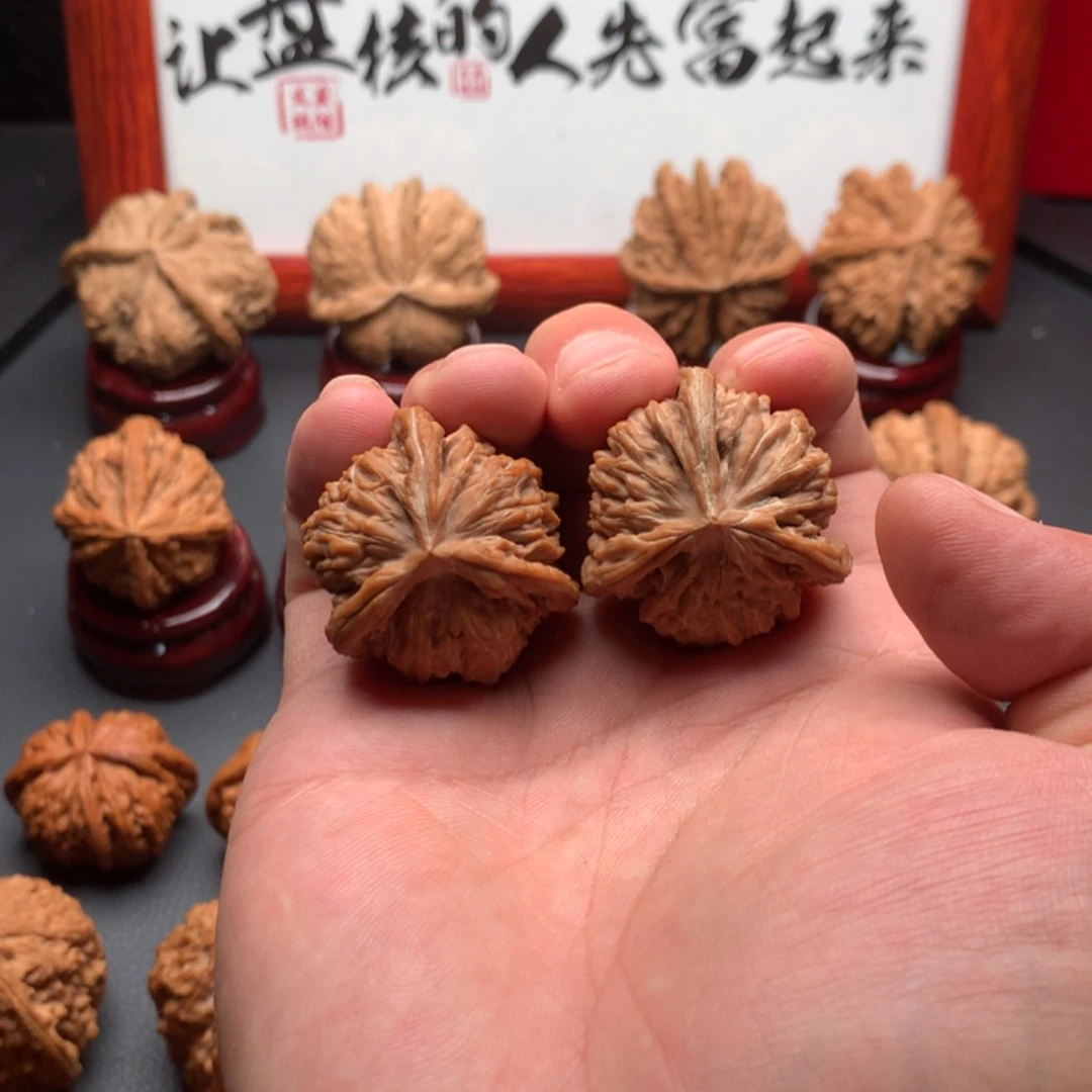 谷***店把件文玩核桃楼子