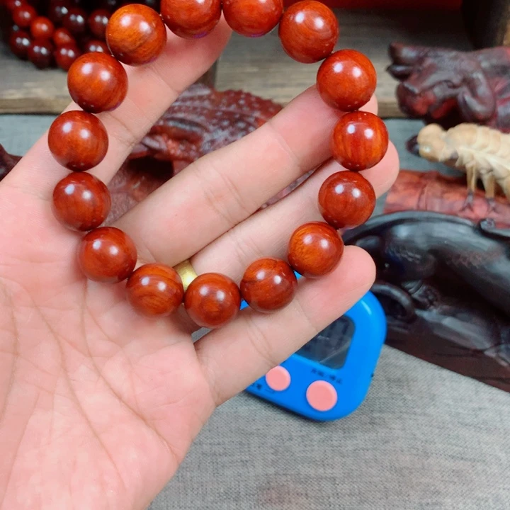 檀香紫檀（小叶紫檀）旅*