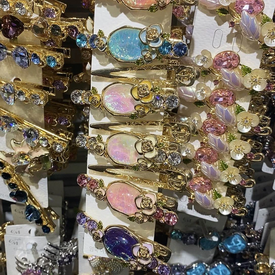 仿水晶合金鸭夹六