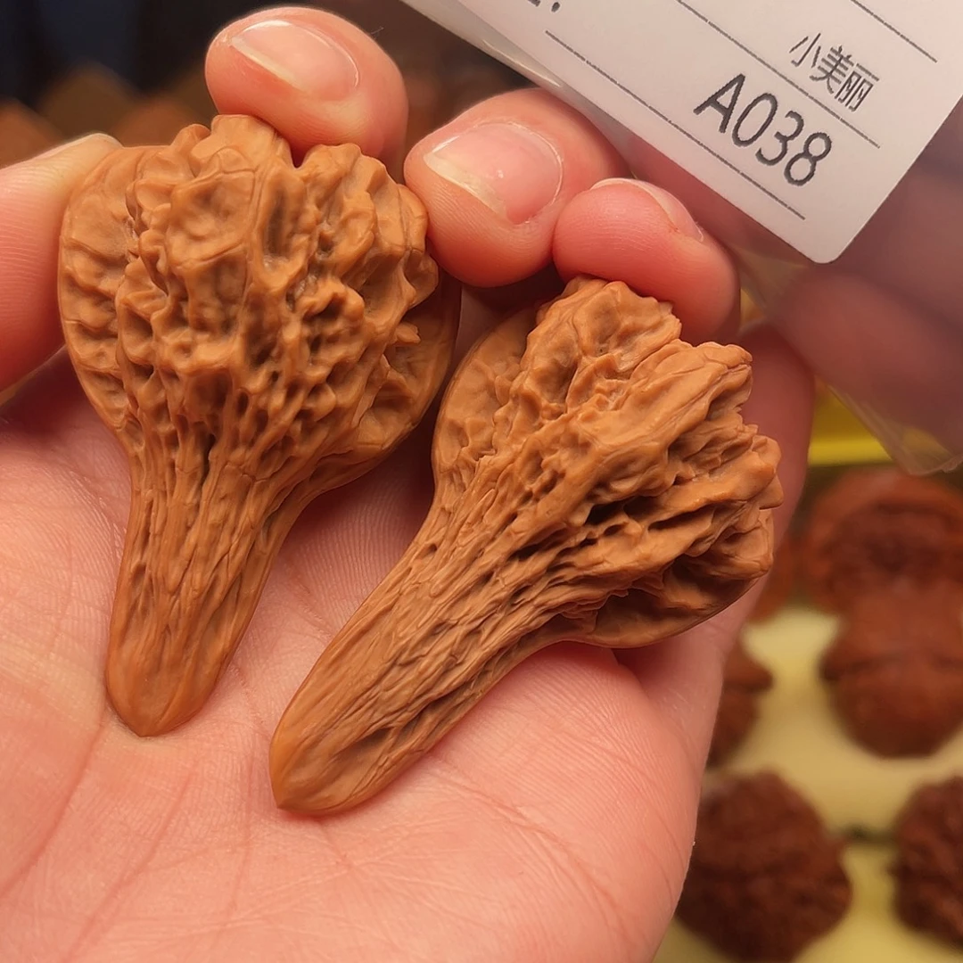 郭***呀桃核吊坠鸭嘴鸭嘴