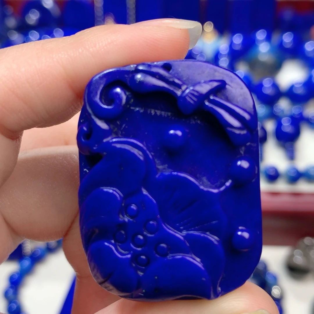 青金石未镶嵌挂件