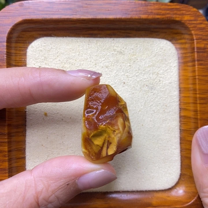 裸石琥珀未镶嵌敏