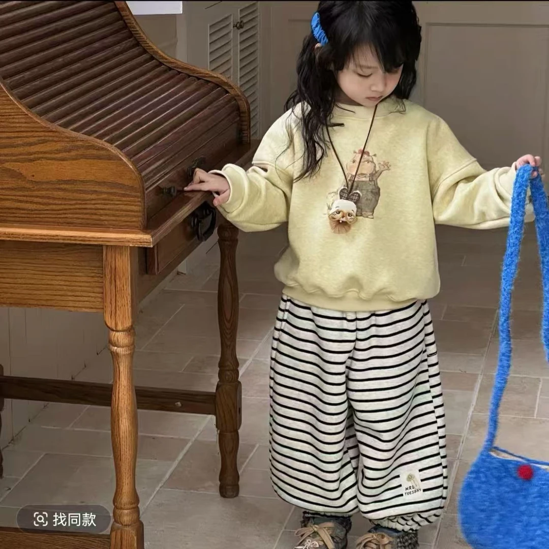 女童加绒卫衣套装2025新款秋冬季儿童洋气卡通上衣条纹裤子两件套
