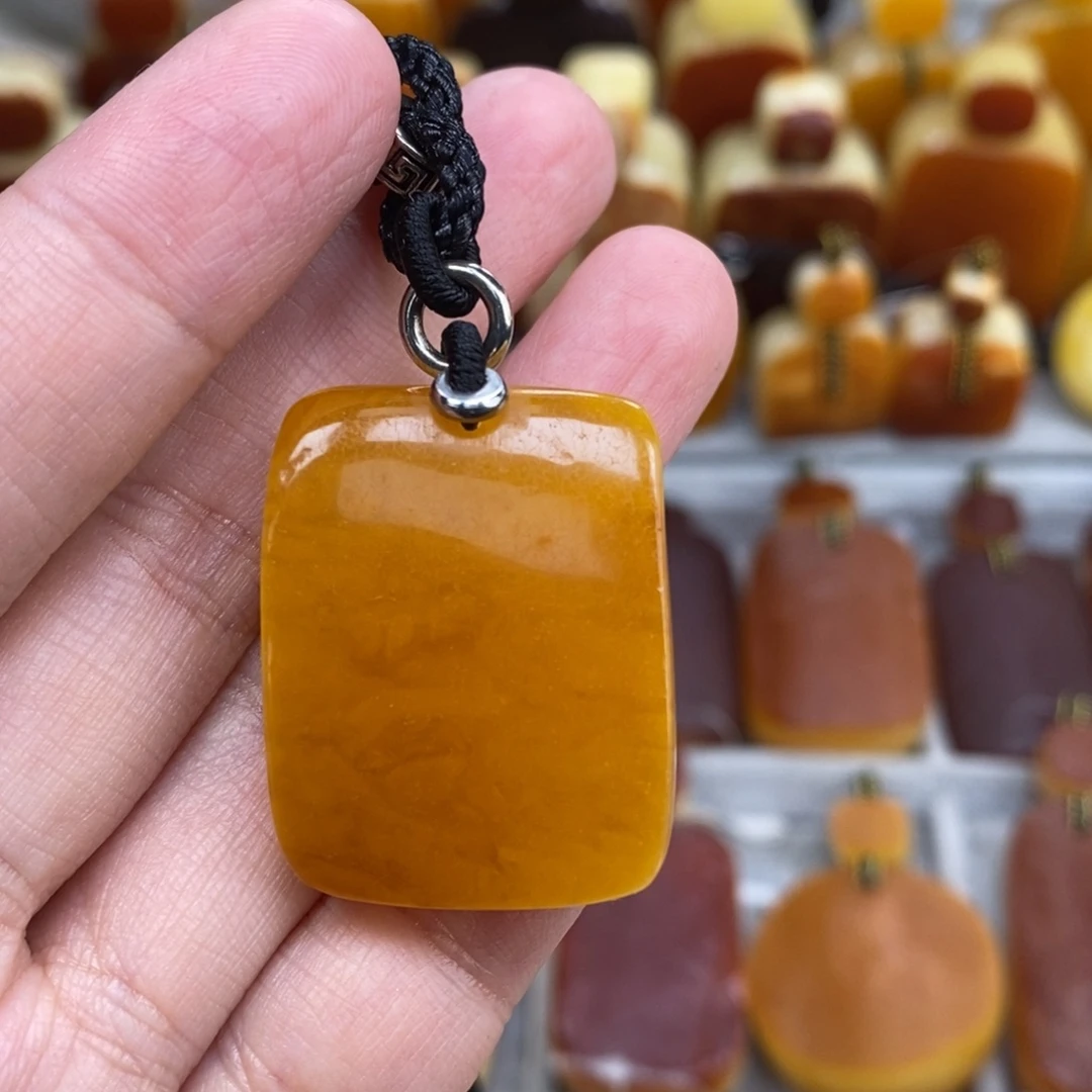 蜜蜡未镶嵌珠宝奇石