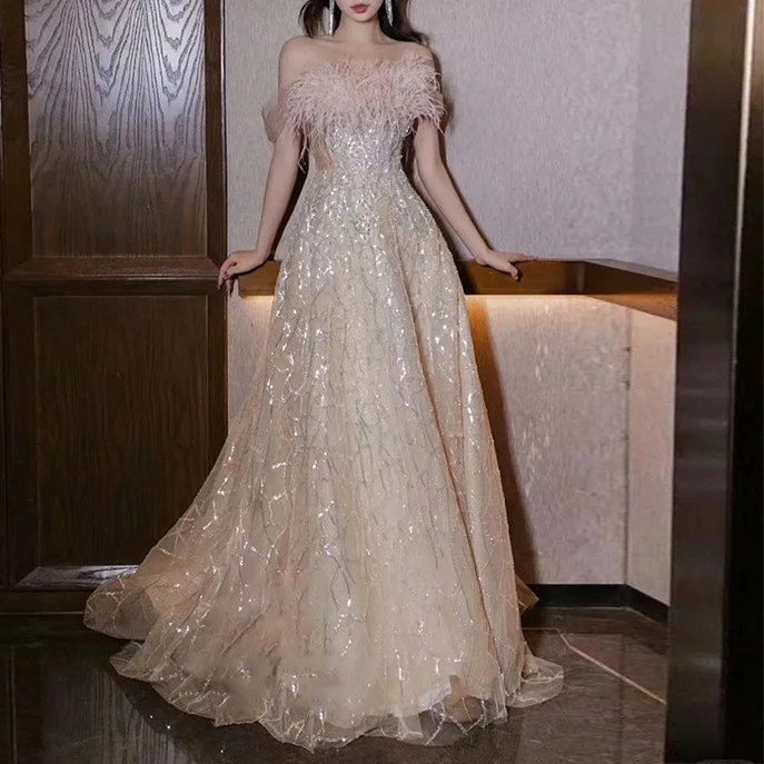 订婚晚礼服裙女一字肩高端轻奢小众成人礼毕业法式羽毛敬酒服晨袍