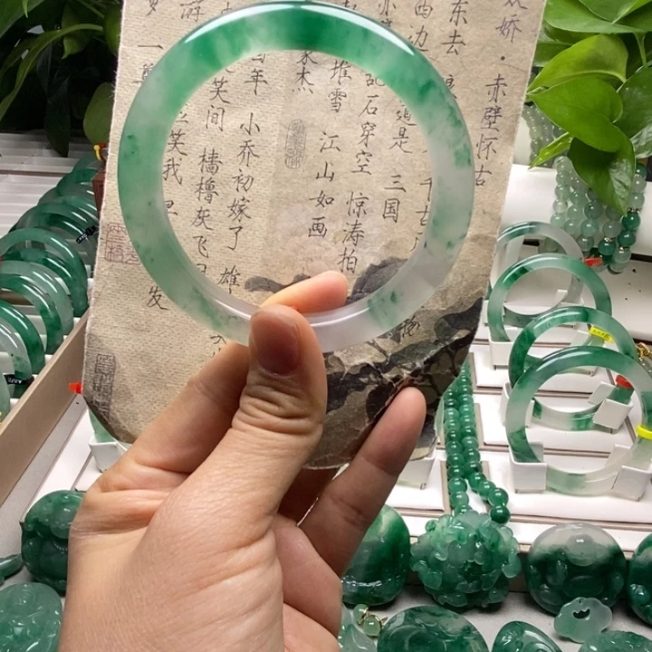 石英质玉未镶嵌手镯