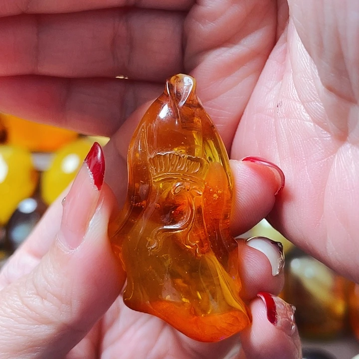 琥珀颈饰未镶嵌吊坠