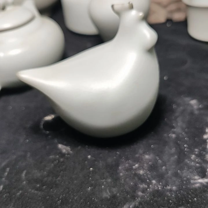 官瓷天青釉小公鸡