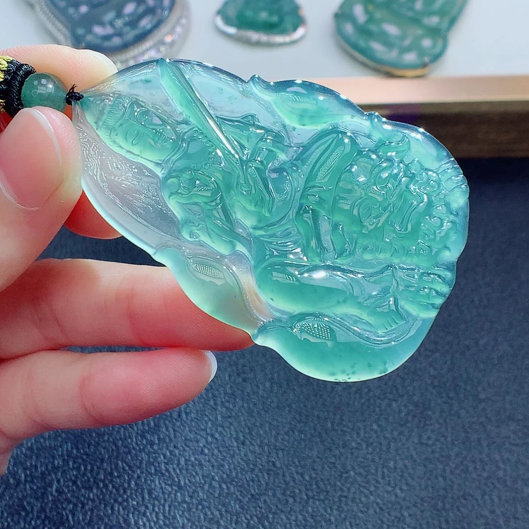 翡翠颈饰未镶嵌翡翠