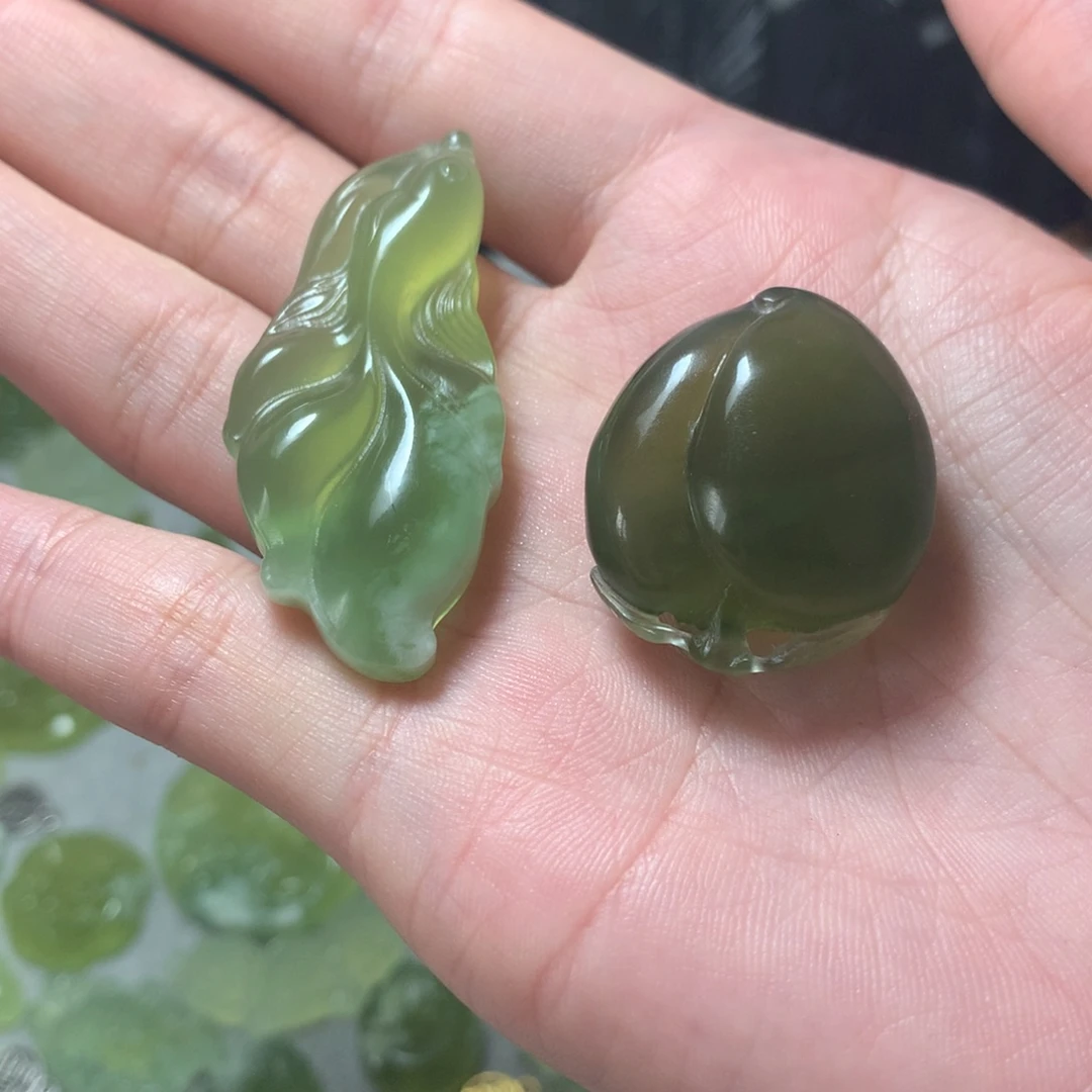 合金蛇纹石玉颈饰