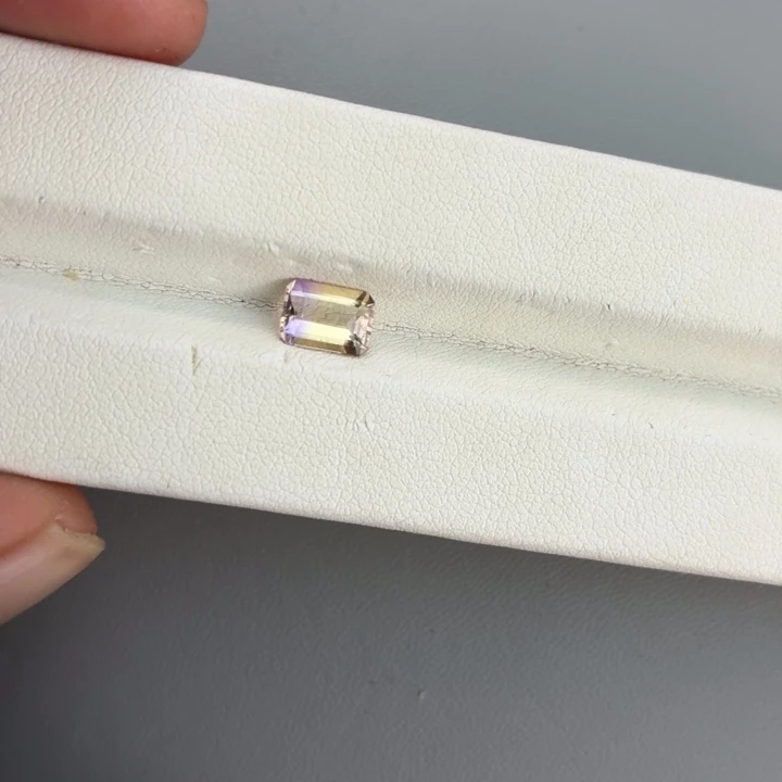 紫晶笔搁未镶嵌裸石1粒