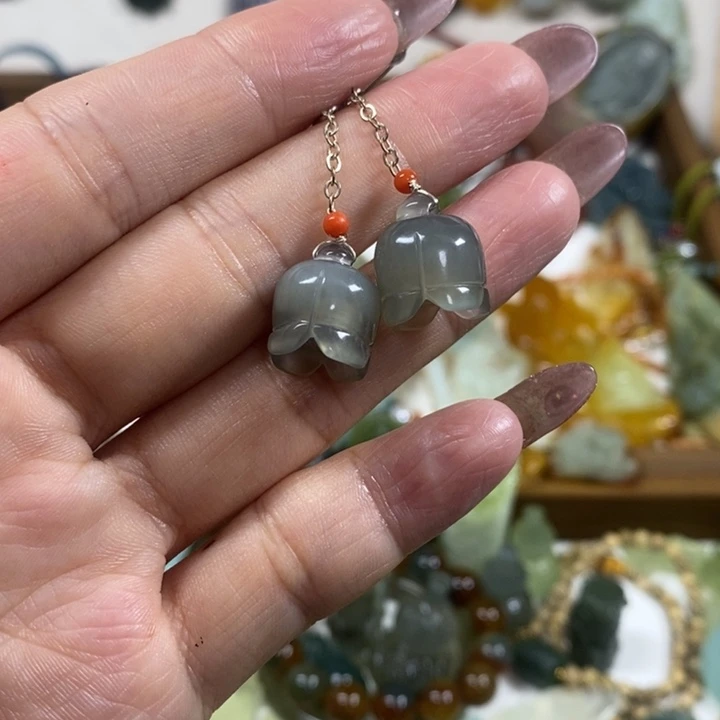 未镶嵌蛇纹石玉耳饰