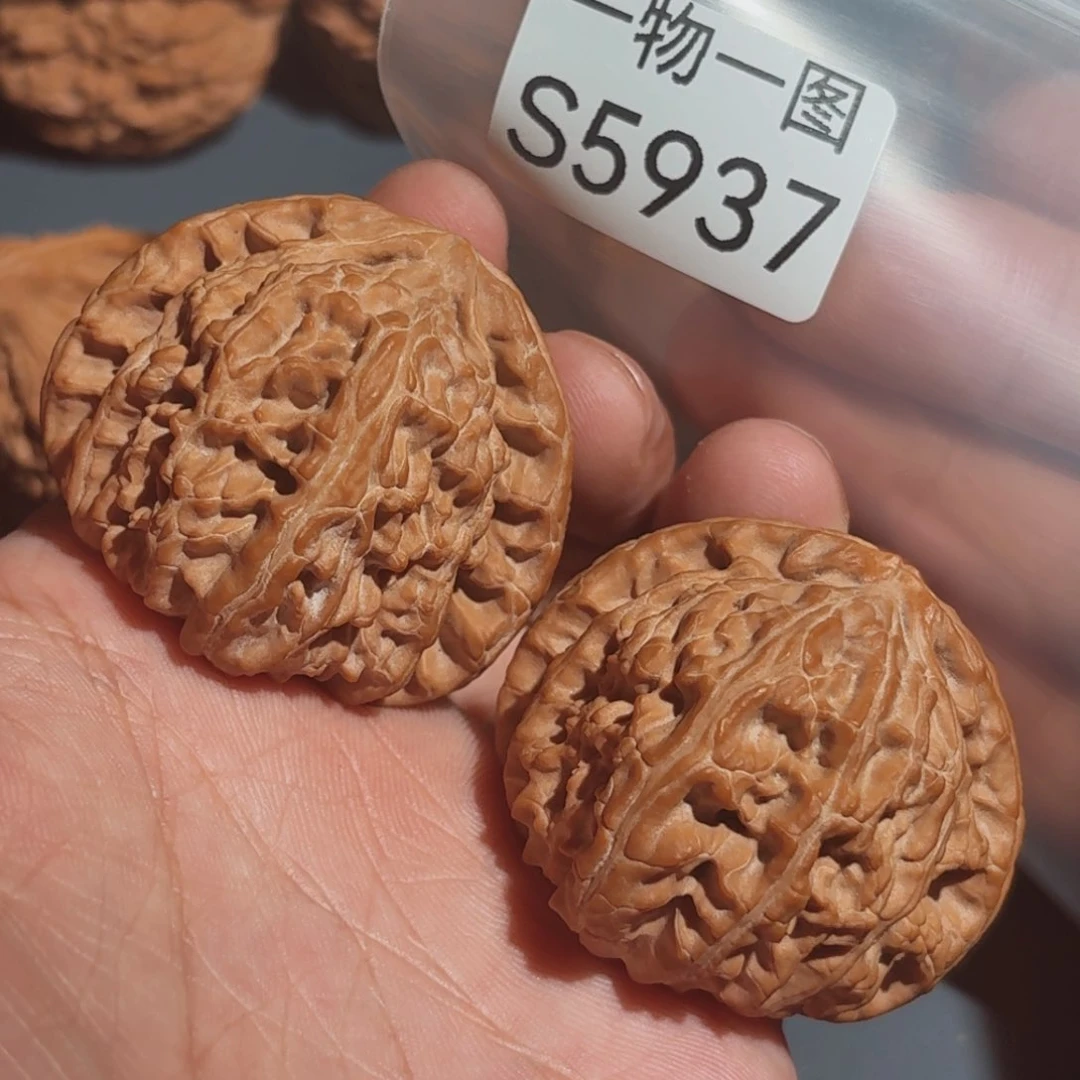 文玩核桃把件三角白