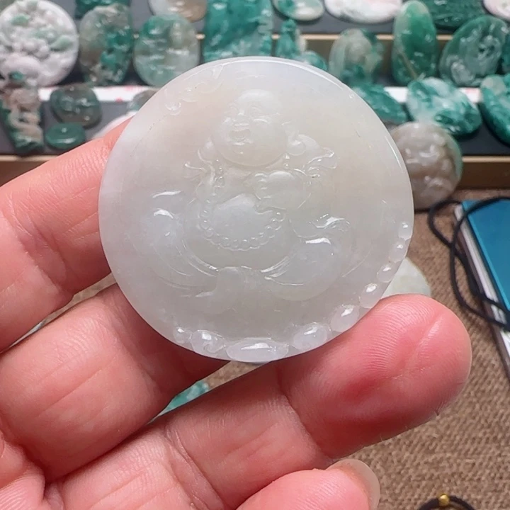 独山玉未镶嵌颈饰