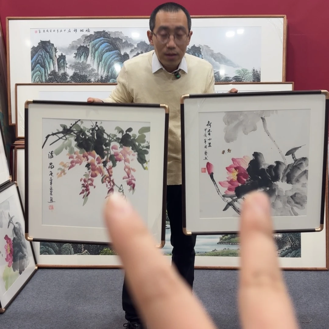 国画带框绘画作品