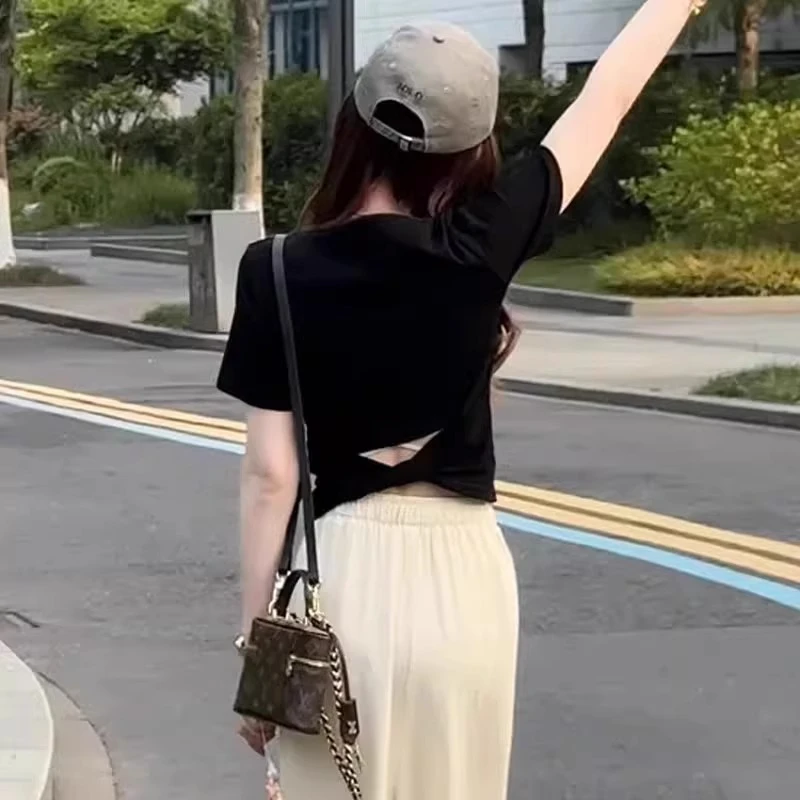 正肩黑色方领百搭修身短袖t恤女2025夏季设计感露背镂空打结上衣