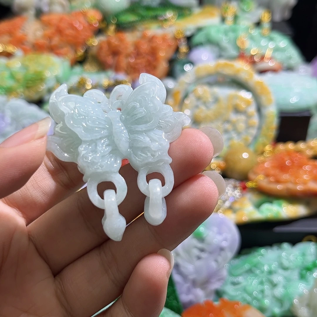 翡翠未镶嵌颈饰待编织