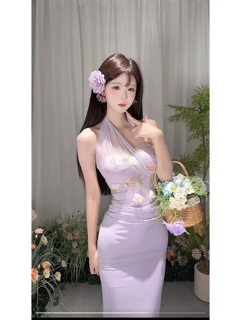 怡宝【薄荷少女】花朵随机立体花朵 纯欲小众挂脖连衣裙LBBYN49157