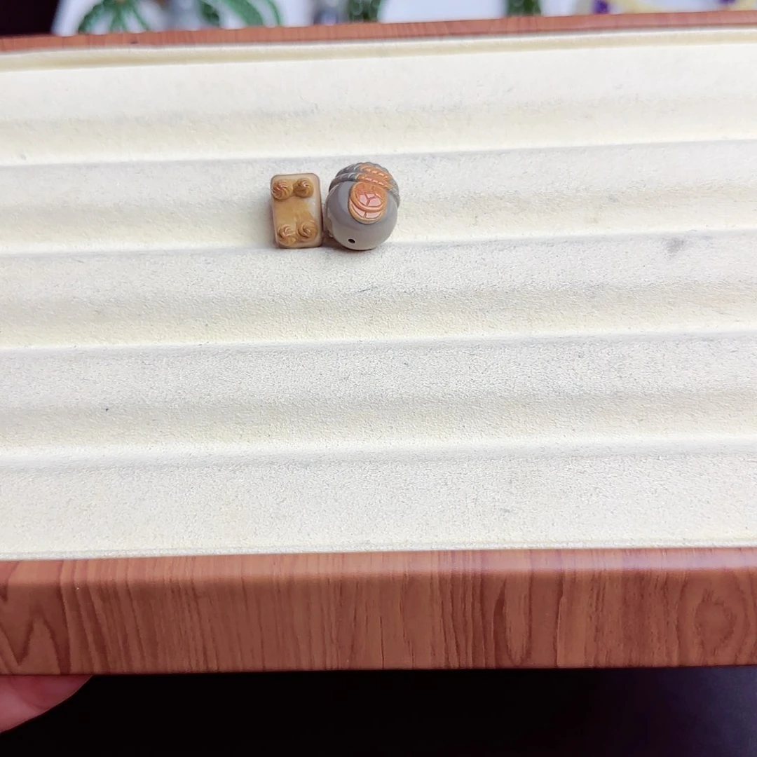 和田玉颈饰未镶嵌人****越