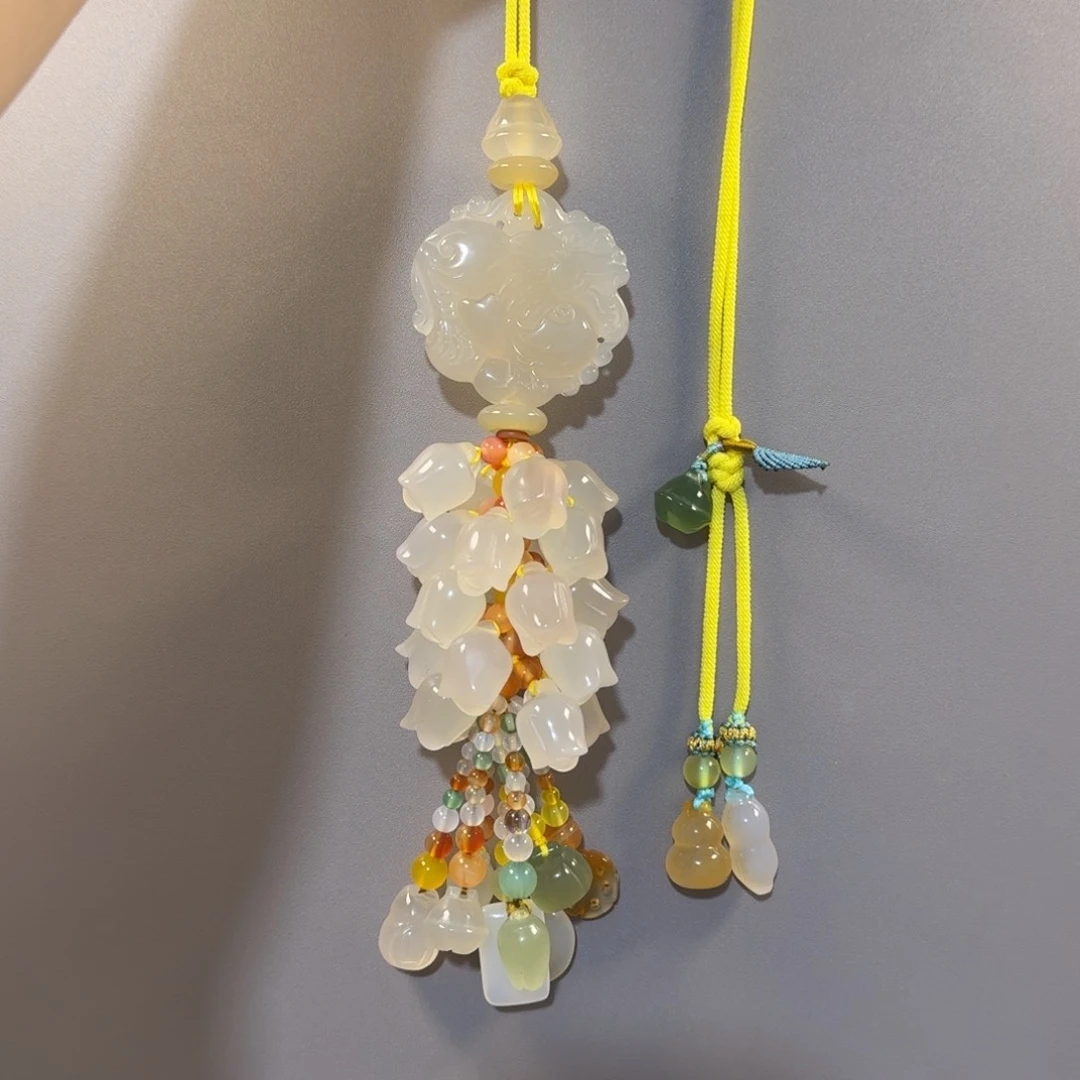 玛瑙/玉髓汽车挂件未镶嵌福利通货料子带包容点