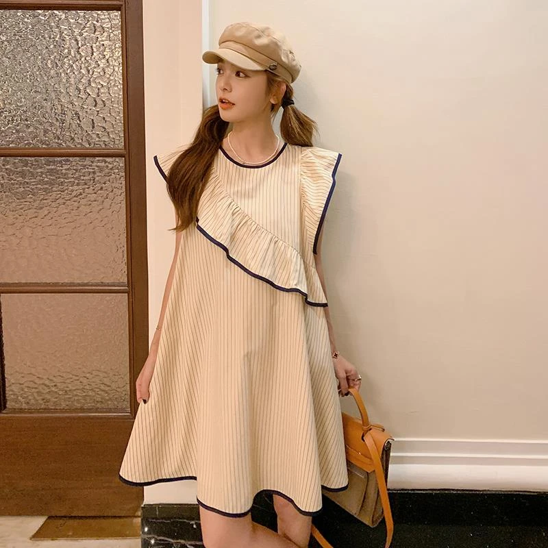 阔色条纹小飞袖连衣裙女2025新款夏季小个子荷叶边无袖短娃娃裙子