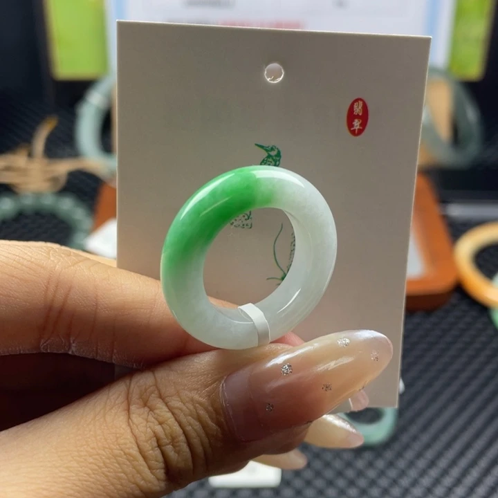 翡翠未镶嵌戒指天然