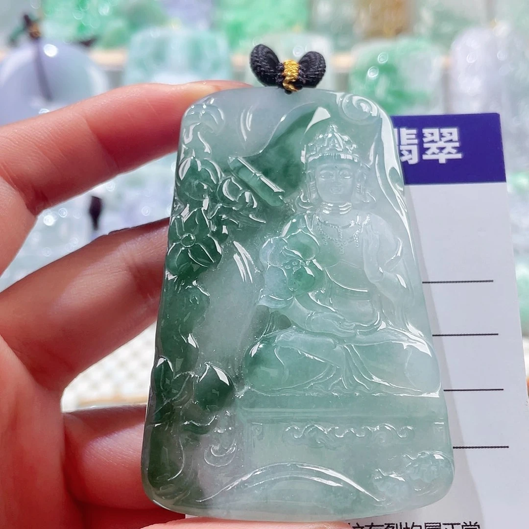 颈饰未镶嵌翡翠观音