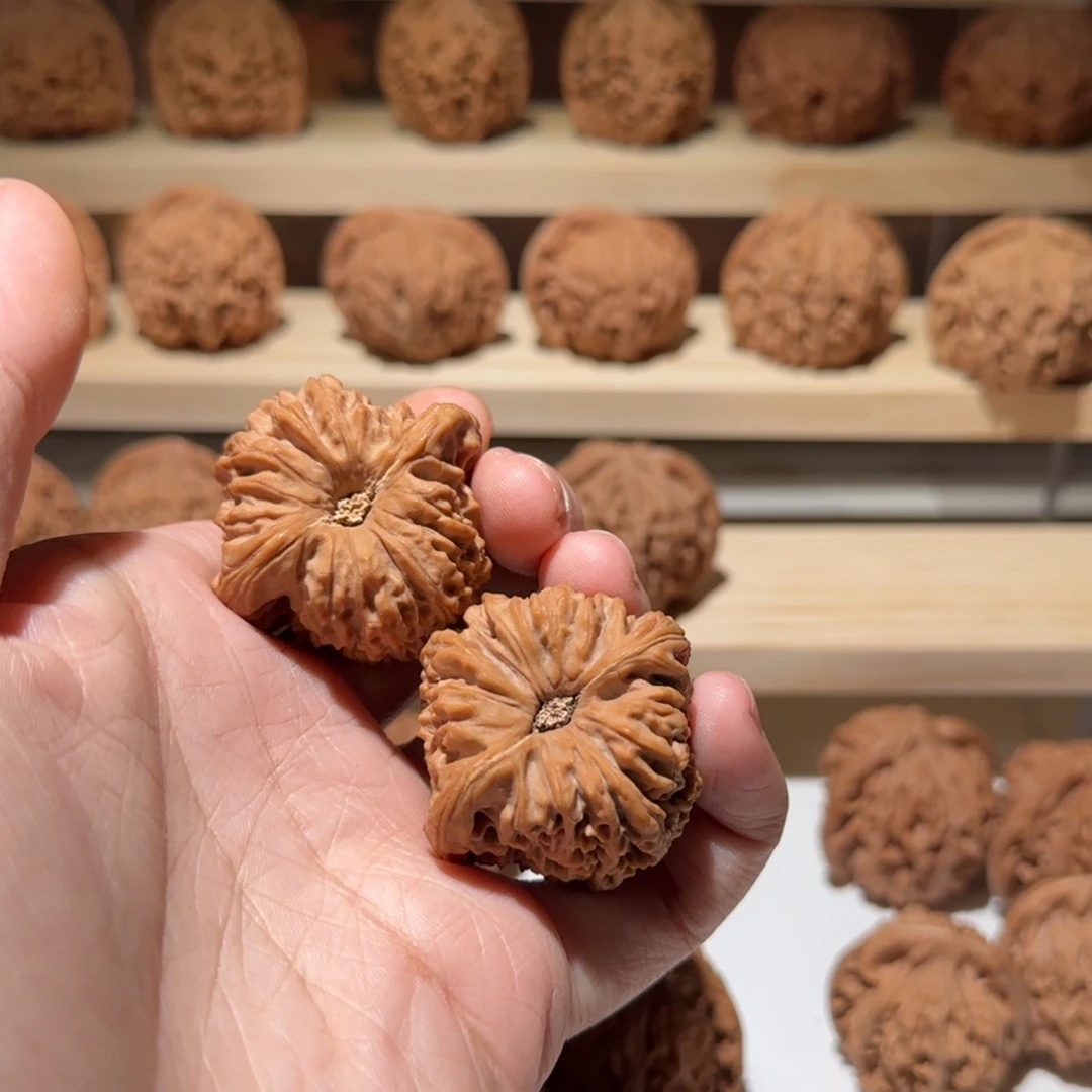 文玩核桃吊坠40凹底南疆