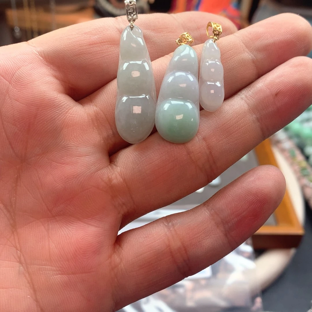 颈饰银S925镶嵌翡翠张新发一件货。