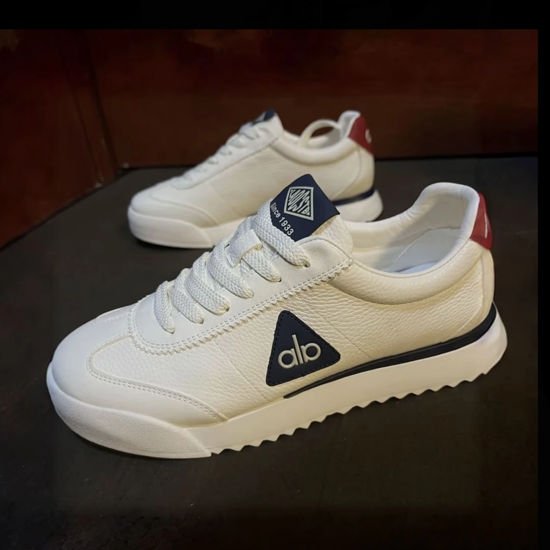 2025秋季广州时尚牛皮休闲新款休闲鞋男舒适百搭运动阿甘鞋男