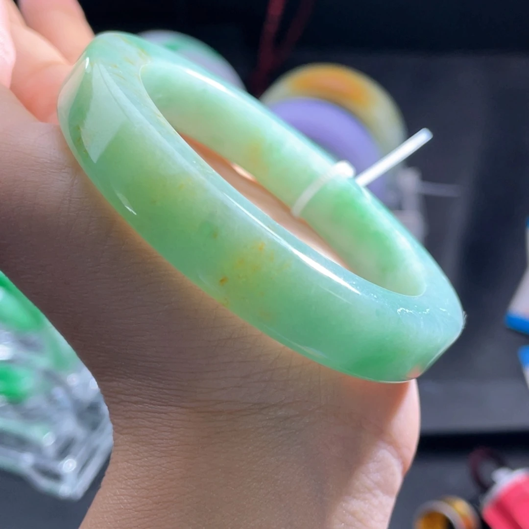 未镶嵌手镯定制翡翠
